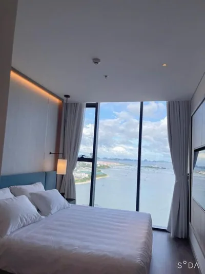 Appartamento con due camere da letto, balcone e vista mare — A La Carte Ha Long Paradise Bay